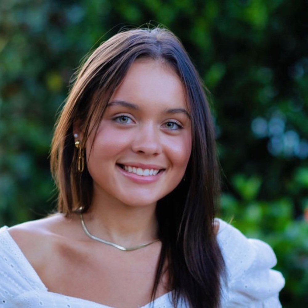 Meet your Posher, Ava